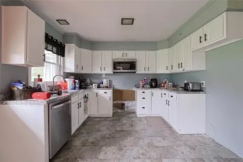 Kitchen - 513 Austin Smith Dr, Monroe, OH 45050 photo 1 of 2