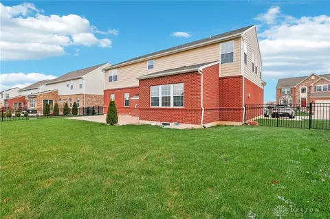 Exterior - 9452 Oak Brook Dr, Centerville, OH 45458 photo 5 of 7