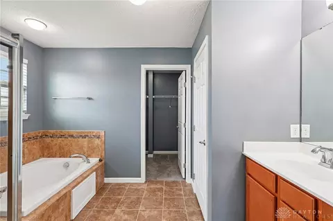 Bath - 9452 Oak Brook Dr, Centerville, OH 45458 photo 2 of 6