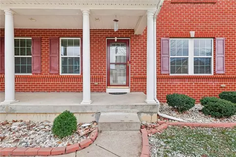 Exterior - 9452 Oak Brook Dr, Centerville, OH 45458 photo 3 of 7
