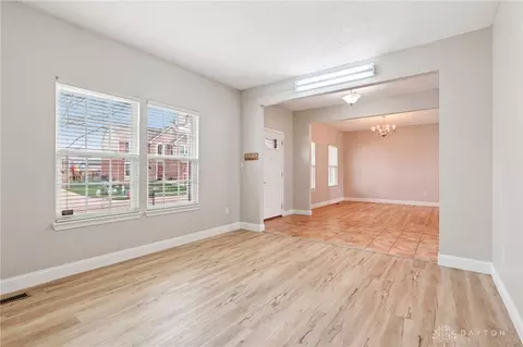 Living - 9452 Oak Brook Dr, Centerville, OH 45458 photo 4 of 10