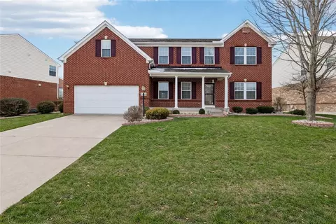 9452 Oak Brook Dr, Centerville, OH 45458