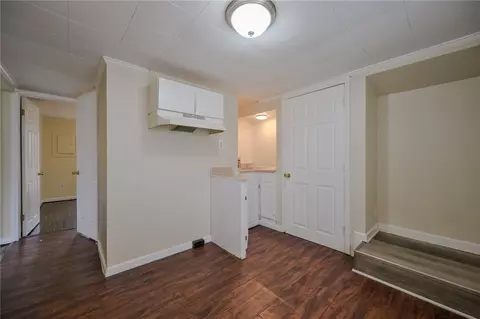 Entry Way - 2629 Berger Ave, Springfield, OH 45503 photo 2 of 3