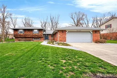 1547 Ambridge Rd, Centerville, OH 45459