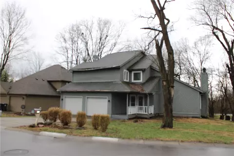 6401 Hidden Hills Dr, Centerville, OH 45459