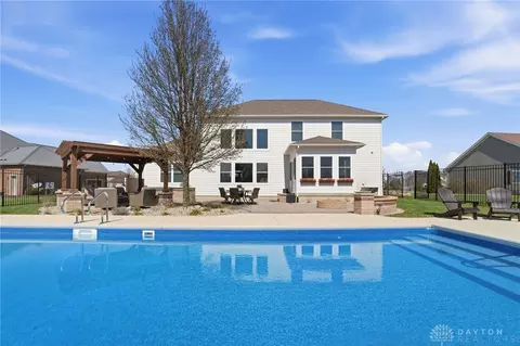 Exterior - 1250 Macintosh Ct, Troy, OH 45373 photo 3 of 21