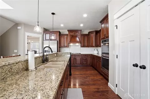 Kitchen - 1250 Macintosh Ct, Troy, OH 45373 photo 3 of 9