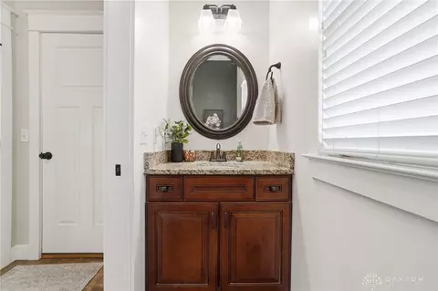 Bath - 1250 Macintosh Ct, Troy, OH 45373 photo 4 of 10