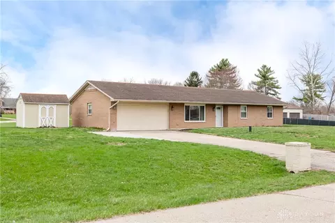 8677 Oriole Dr, Franklin, OH 45005