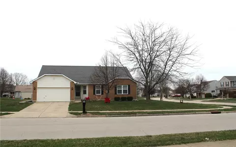 201 Sagebrush Dr, Clayton, OH 45315