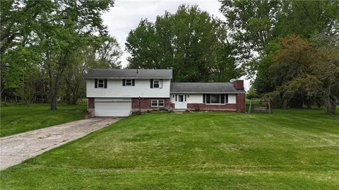 5430 David Dr, Tipp City, OH 45371