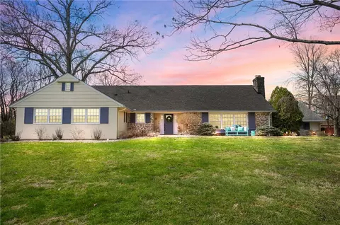 9101 Hoffman Farm Ln, Cincinnati, OH 45242
