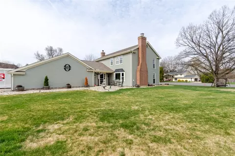 2550 Broken Woods Dr, Troy, OH 45373