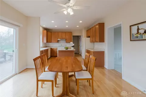 Dining - 9741 Olde Georgetown Way, Centerville, OH 45458 photo 5 of 5