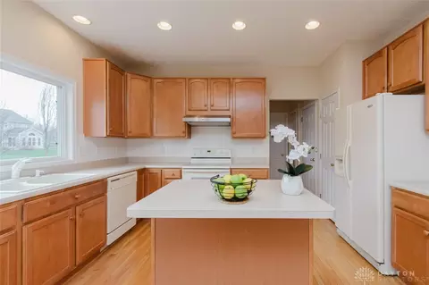 Kitchen - 9741 Olde Georgetown Way, Centerville, OH 45458 photo 5 of 5