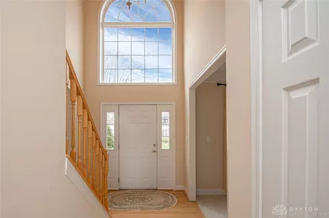 Entry Way - 9741 Olde Georgetown Way, Centerville, OH 45458 photo 2 of 6