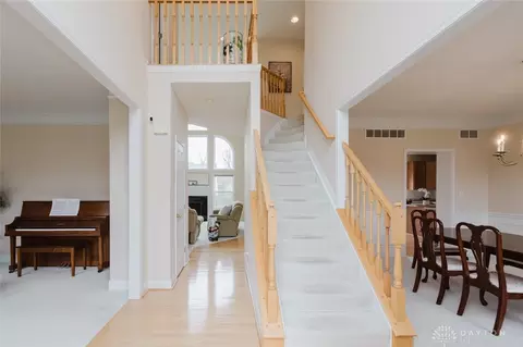 Entry Way - 9741 Olde Georgetown Way, Centerville, OH 45458 photo 5 of 6