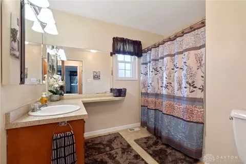 Bath - 5907 Red Coach Rd, Dayton, OH 45429 photo 5 of 7