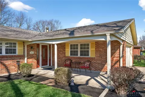 Exterior - 5907 Red Coach Rd, Dayton, OH 45429 photo 3 of 12