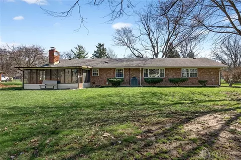 Exterior - 5907 Red Coach Rd, Dayton, OH 45429 photo 9 of 12