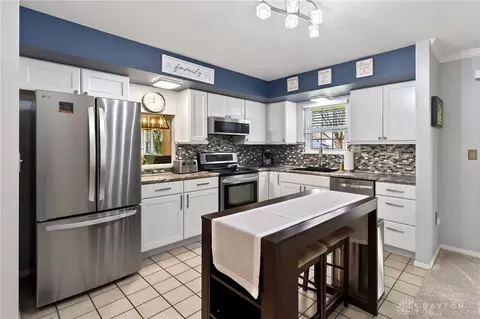 Kitchen - 5907 Red Coach Rd, Dayton, OH 45429 photo 2 of 4