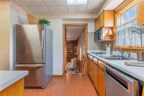 Kitchen - 2704 Aerial Ave, Kettering, OH 45419 photo 1 of 4
