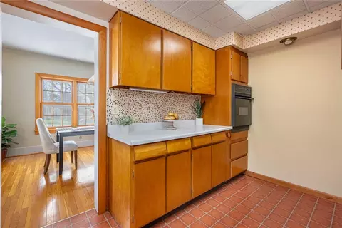 Kitchen - 2704 Aerial Ave, Kettering, OH 45419 photo 2 of 4