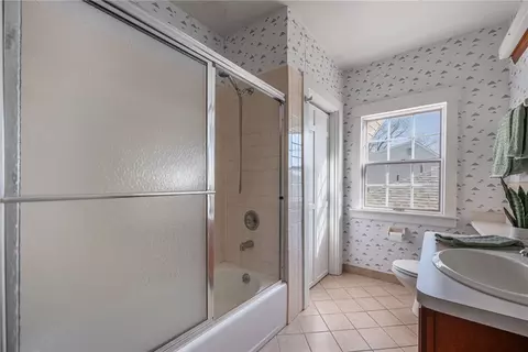 Bath - 2704 Aerial Ave, Kettering, OH 45419 photo 2 of 4
