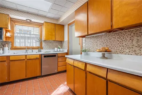 Kitchen - 2704 Aerial Ave, Kettering, OH 45419 photo 4 of 4