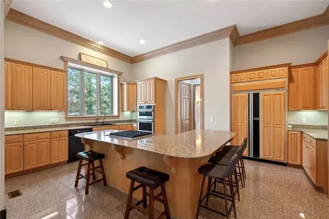 Kitchen - 453 Timberlea Trl, Kettering, OH 45429 photo 7 of 9