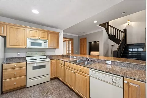 Kitchen - 453 Timberlea Trl, Kettering, OH 45429 photo 2 of 9
