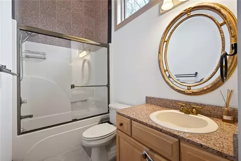 Bath - 453 Timberlea Trl, Kettering, OH 45429 photo 4 of 7
