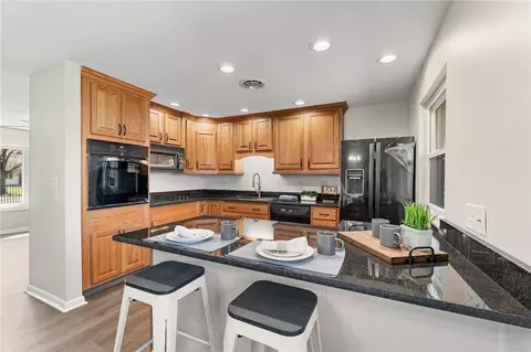 Kitchen - 2197 Bending Willow Dr, Kettering, OH 45440 photo 2 of 8