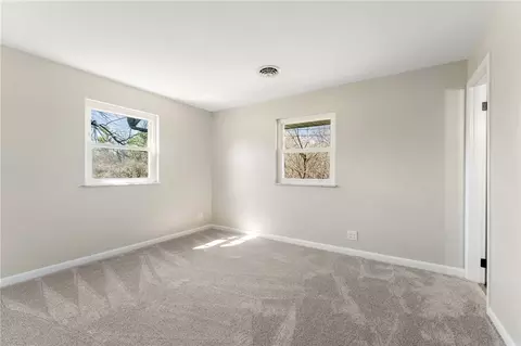 Bedroom - 2197 Bending Willow Dr, Kettering, OH 45440 photo 6 of 8