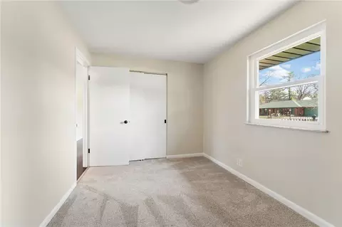Bedroom - 2197 Bending Willow Dr, Kettering, OH 45440 photo 2 of 8