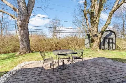 Exterior - 2197 Bending Willow Dr, Kettering, OH 45440 photo 5 of 10