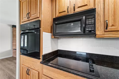 Kitchen - 2197 Bending Willow Dr, Kettering, OH 45440 photo 8 of 8