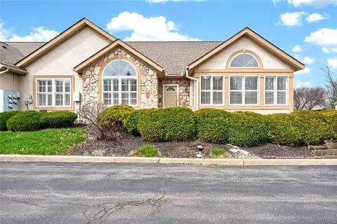 454 Beth Page Cir, Washington Township, OH 45458
