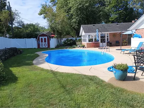 Exterior - 4416 Timberwilde Dr, Kettering, OH 45440 photo 10 of 10