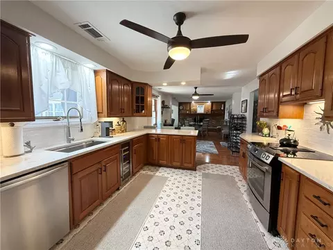 Kitchen - 4416 Timberwilde Dr, Kettering, OH 45440 photo 4 of 7