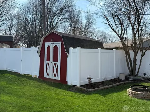 Exterior - 4416 Timberwilde Dr, Kettering, OH 45440 photo 5 of 10