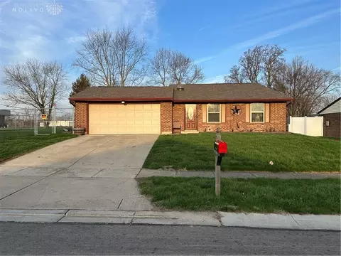 7701 Timber Hill Dr, Huber Heights, OH 45424
