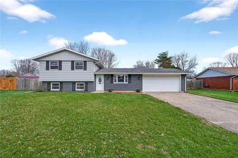5221 Ottawa Dr, Fairborn, OH 45324