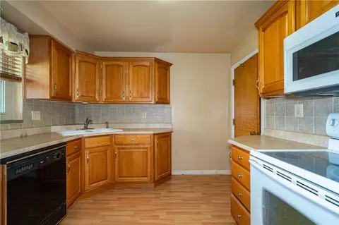 Kitchen - 639 Storms Rd, Kettering, OH 45429 photo 1 of 5