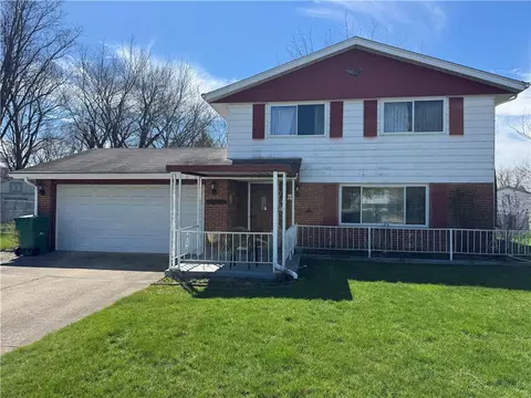 6 Danzig Ln, Fairborn, OH 45324