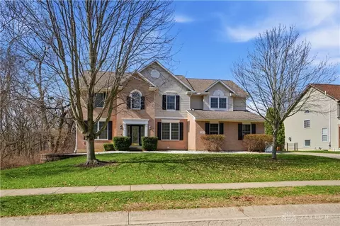 75 Triple Crown Cir, Springboro, OH 45066