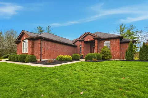 555 Heatherwoode Cir, Springboro, OH 45066