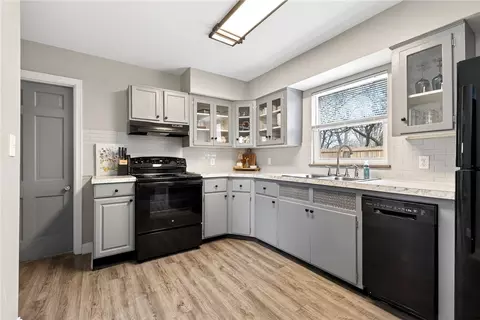 Kitchen - 3854 Shroyer Rd, Kettering, OH 45429 photo 2 of 2