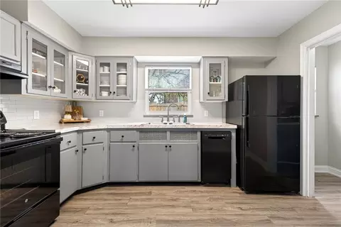 Kitchen - 3854 Shroyer Rd, Kettering, OH 45429 photo 1 of 2