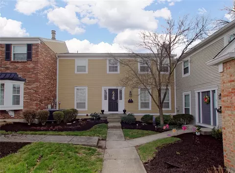 3 S Applewood Ct, Fairfield, OH 45014